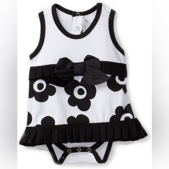 Mud Pie Other - Mud Pie black and white floral onesie with bow